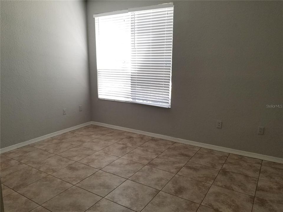 For Rent: $1,400 (1 beds, 1 baths, 904 Square Feet)