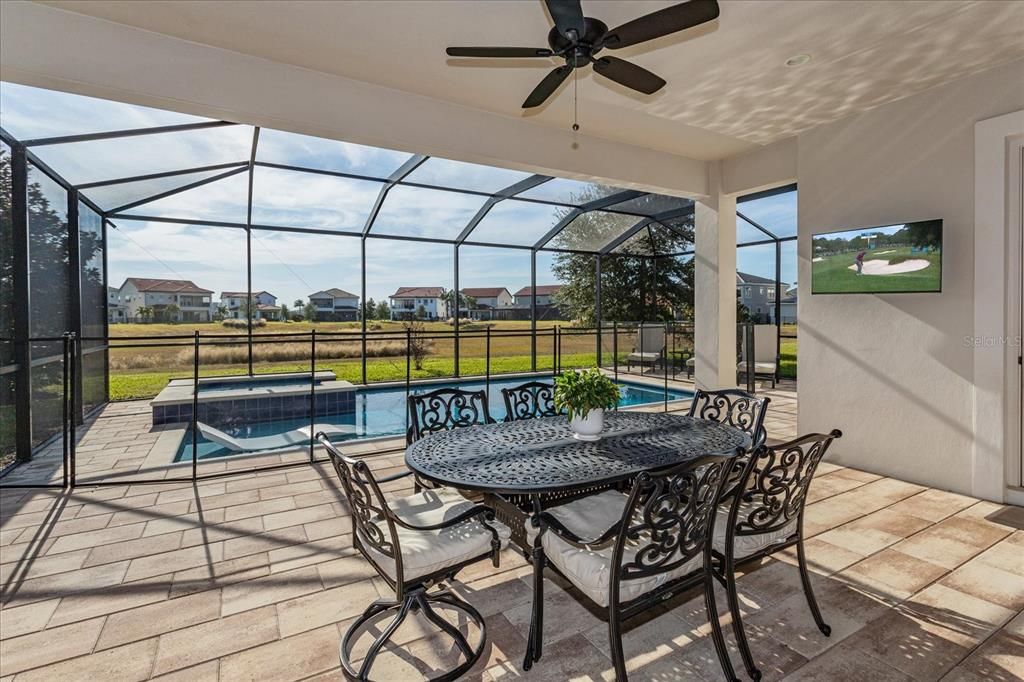 Covered, Screened Lanai