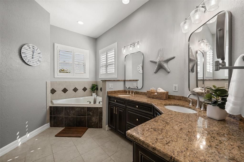 Dual Sinks in the Master Bath