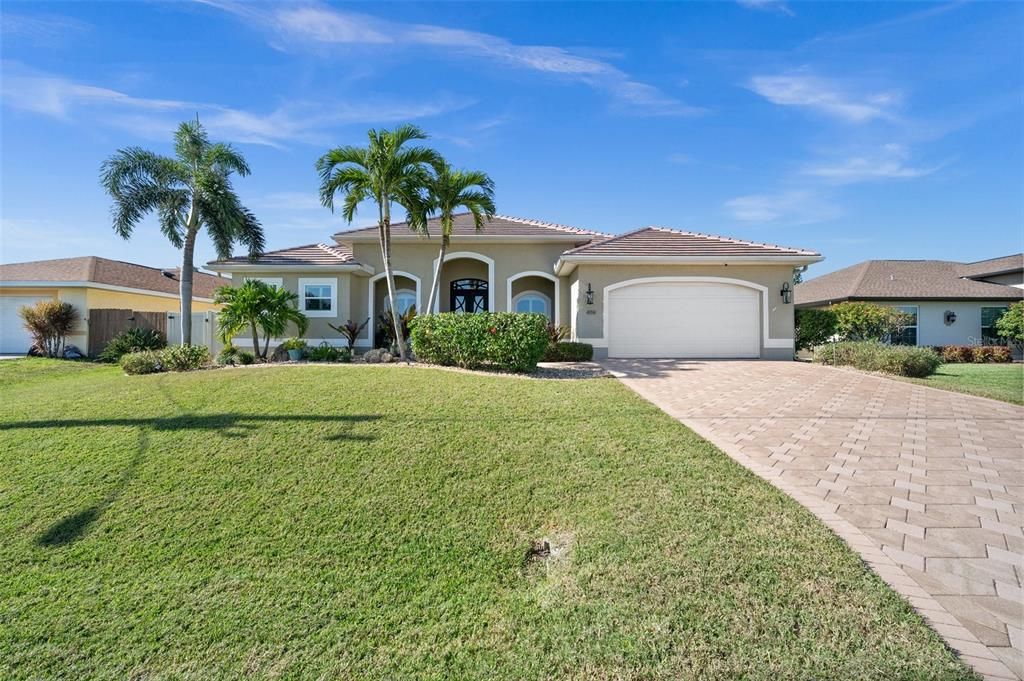 For Sale: $899,000 (3 beds, 2 baths, 2331 Square Feet)