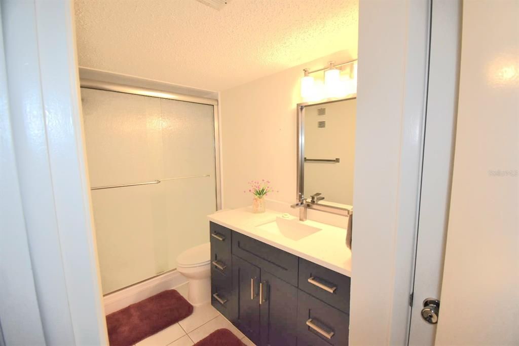 For Sale: $169,900 (1 beds, 1 baths, 768 Square Feet)