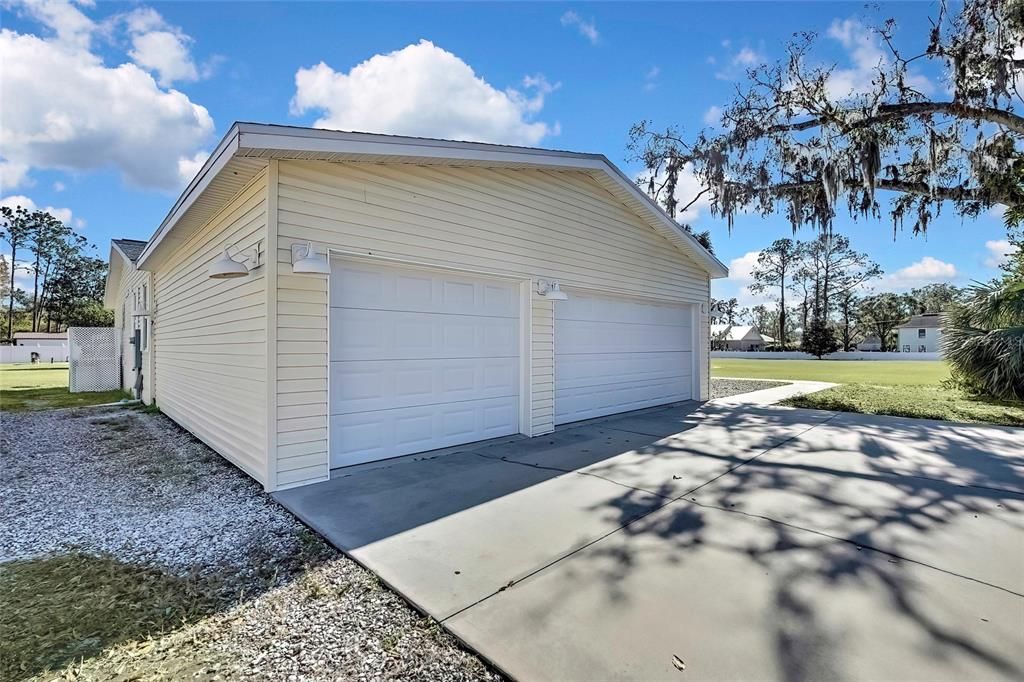 For Sale: $649,900 (3 beds, 2 baths, 1920 Square Feet)