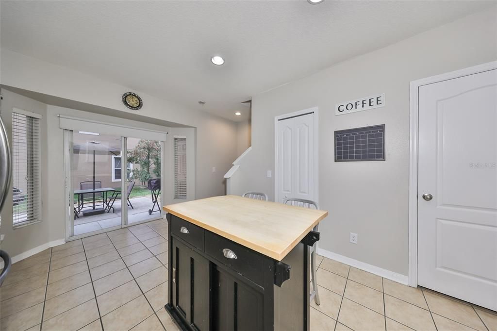 Active With Contract: $240,000 (2 beds, 2 baths, 1255 Square Feet)