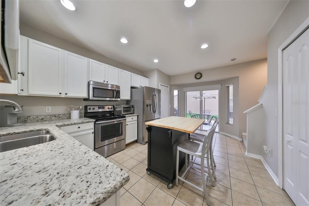 Active With Contract: $240,000 (2 beds, 2 baths, 1255 Square Feet)