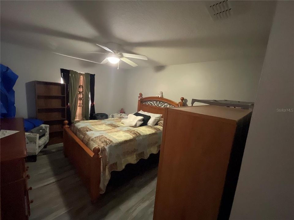 En Venta: $419,000 (4 camas, 2 baños, 2220 Pies cuadrados)