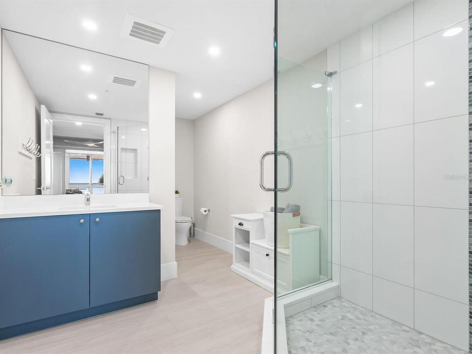 For Sale: $4,275,000 (3 beds, 3 baths, 2232 Square Feet)