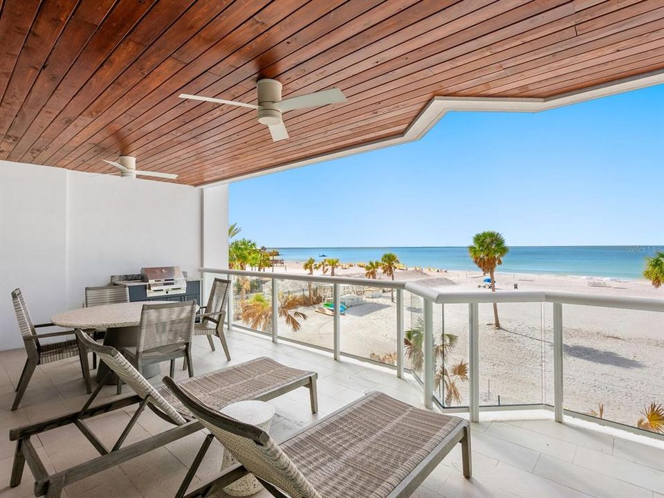 For Sale: $4,275,000 (3 beds, 3 baths, 2232 Square Feet)