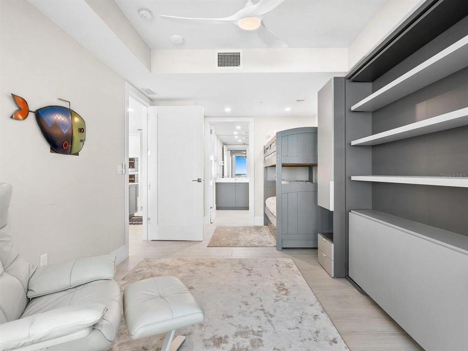 For Sale: $4,275,000 (3 beds, 3 baths, 2232 Square Feet)