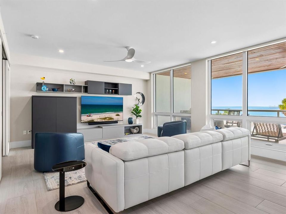 For Sale: $4,275,000 (3 beds, 3 baths, 2232 Square Feet)