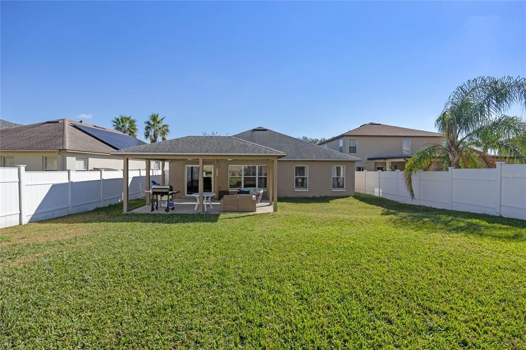 For Sale: $479,000 (4 beds, 2 baths, 1960 Square Feet)