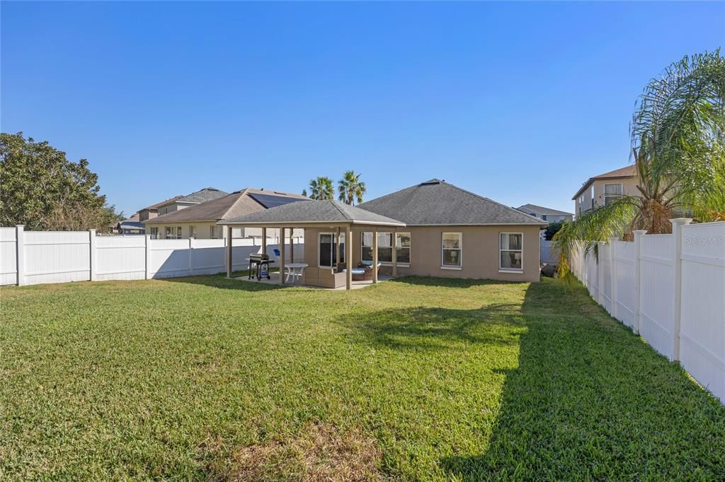 For Sale: $479,000 (4 beds, 2 baths, 1960 Square Feet)