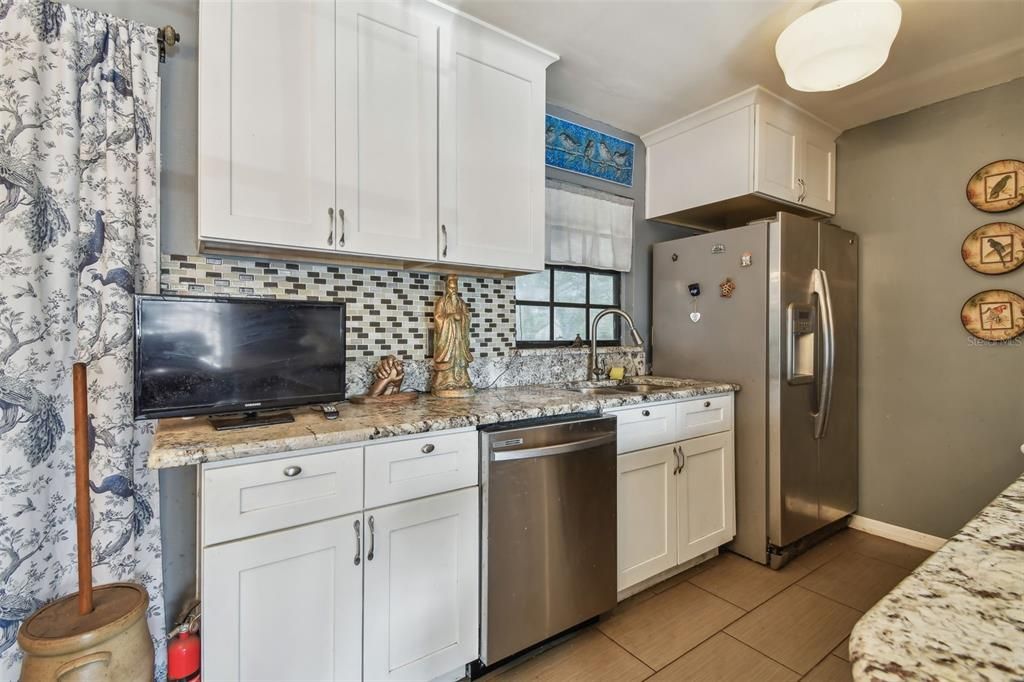 For Sale: $330,000 (3 beds, 2 baths, 1147 Square Feet)