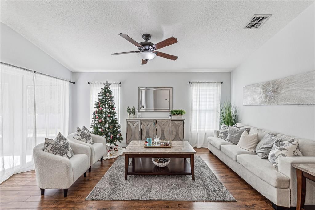 For Sale: $489,000 (4 beds, 2 baths, 1713 Square Feet)