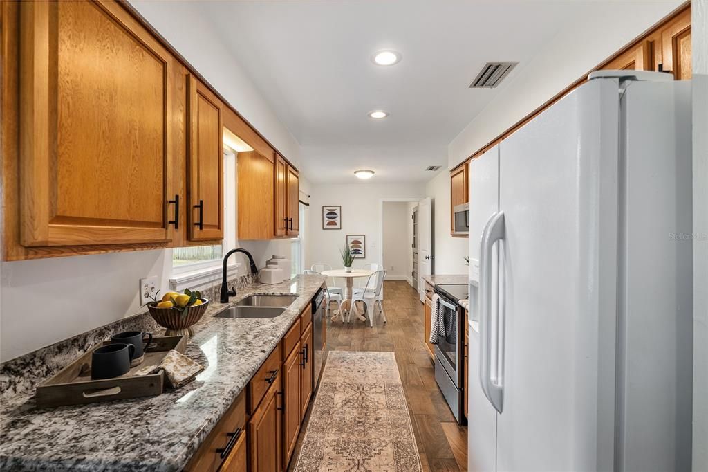 For Sale: $297,707 (3 beds, 2 baths, 1321 Square Feet)