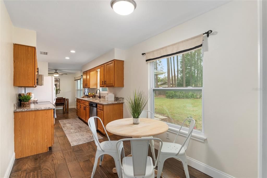 For Sale: $297,707 (3 beds, 2 baths, 1321 Square Feet)