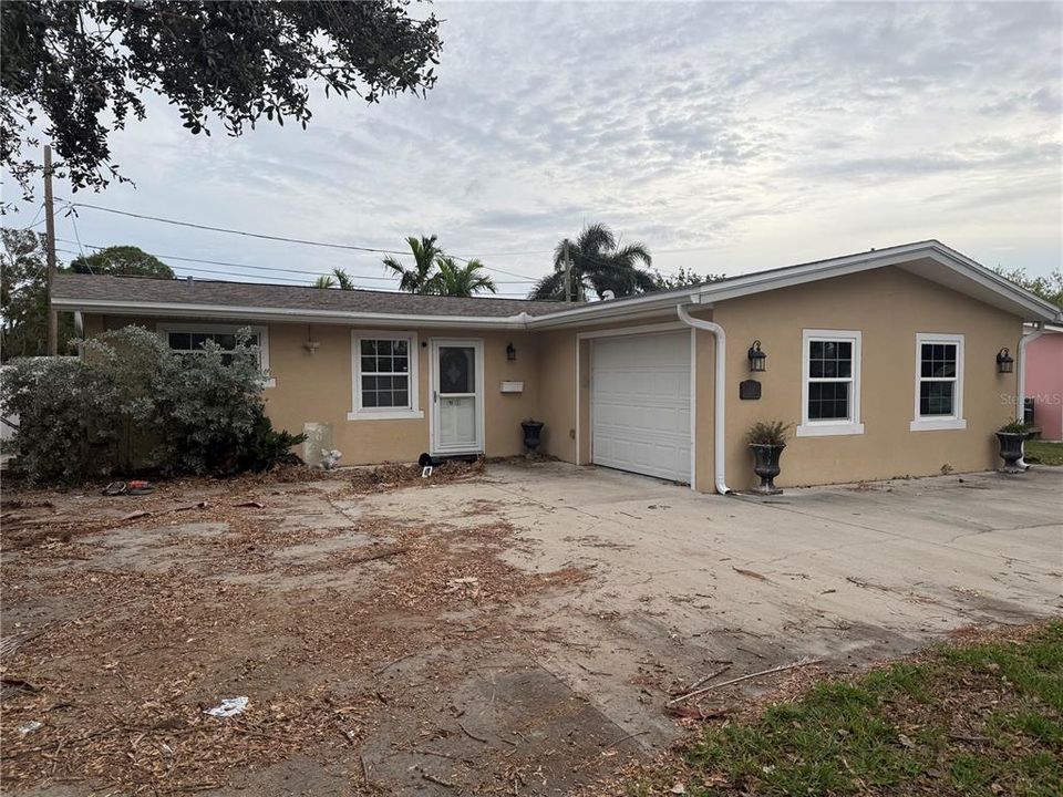 Vendido Recientemente: $243,000 (2 camas, 2 baños, 1143 Pies cuadrados)