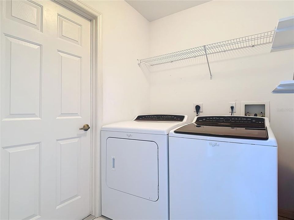 For Sale: $199,900 (2 beds, 2 baths, 1379 Square Feet)