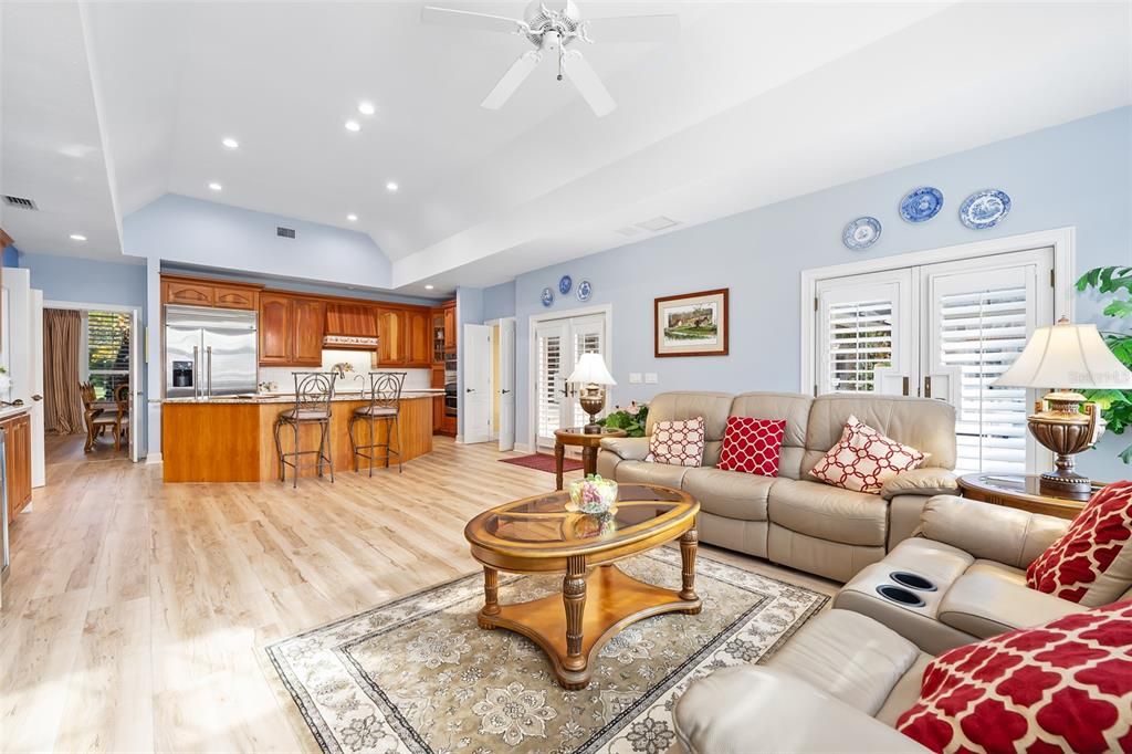 Kitchen/Family room