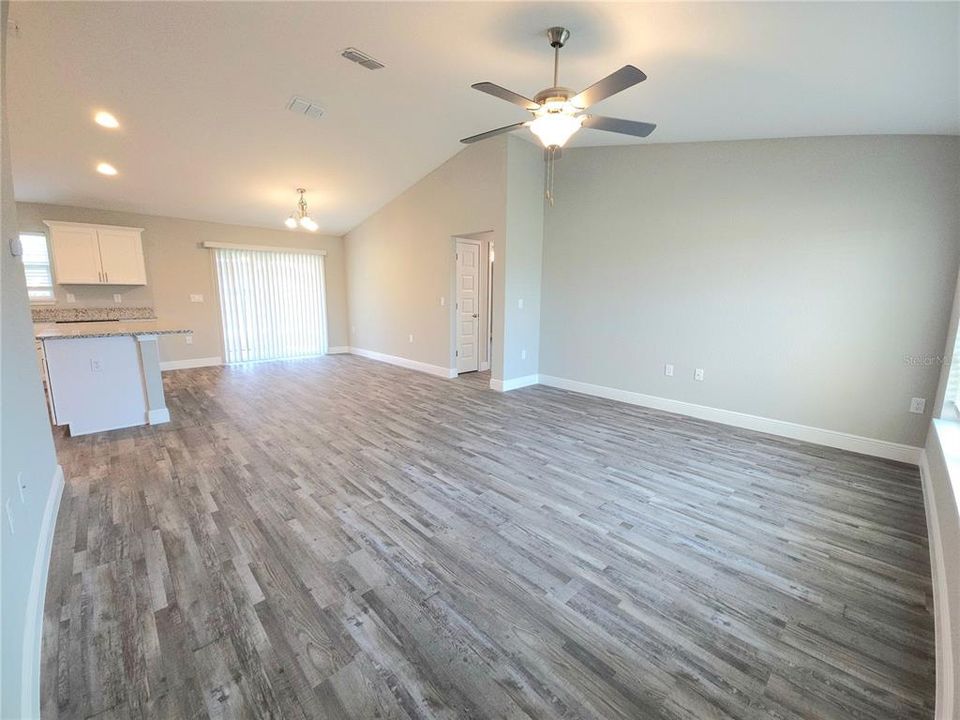 For Rent: $1,750 (3 beds, 2 baths, 1453 Square Feet)