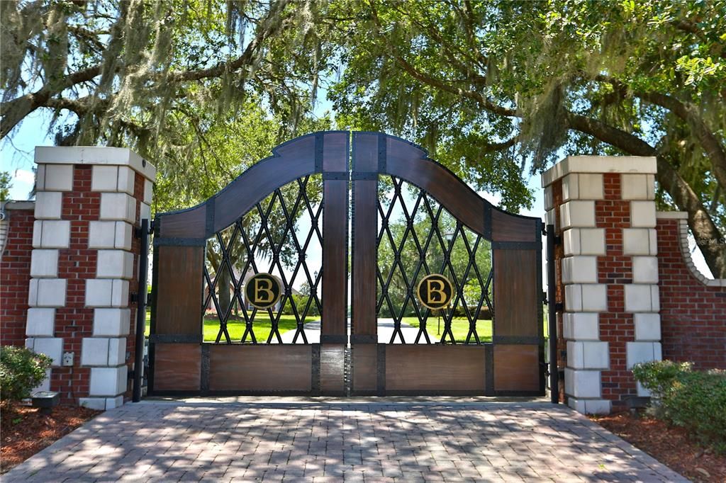 For Sale: $8,750,000 (4 beds, 2 baths, 1884 Square Feet)