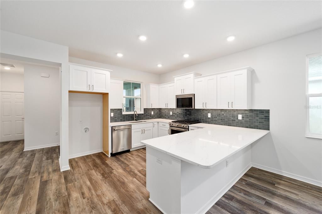 For Sale: $320,280 (2 beds, 2 baths, 1467 Square Feet)