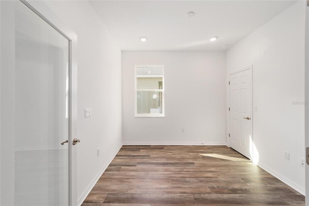 For Sale: $320,280 (2 beds, 2 baths, 1467 Square Feet)