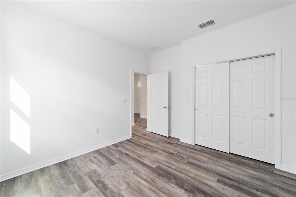 For Sale: $320,280 (2 beds, 2 baths, 1467 Square Feet)