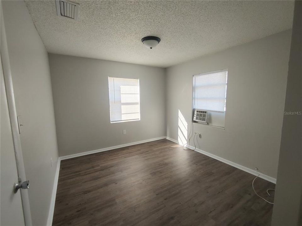 For Rent: $1,095 (2 beds, 1 baths, 751 Square Feet)