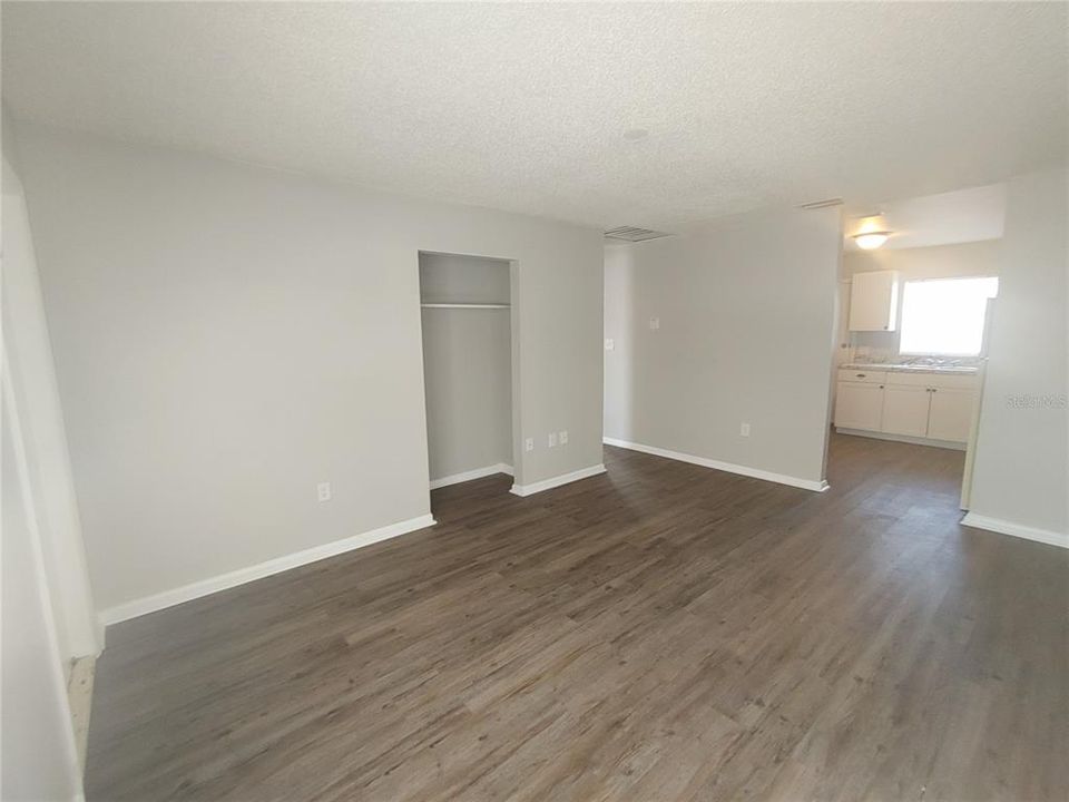 For Rent: $1,095 (2 beds, 1 baths, 751 Square Feet)