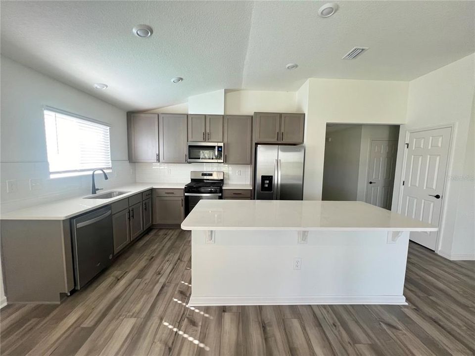 For Sale: $419,990 (3 beds, 2 baths, 1541 Square Feet)