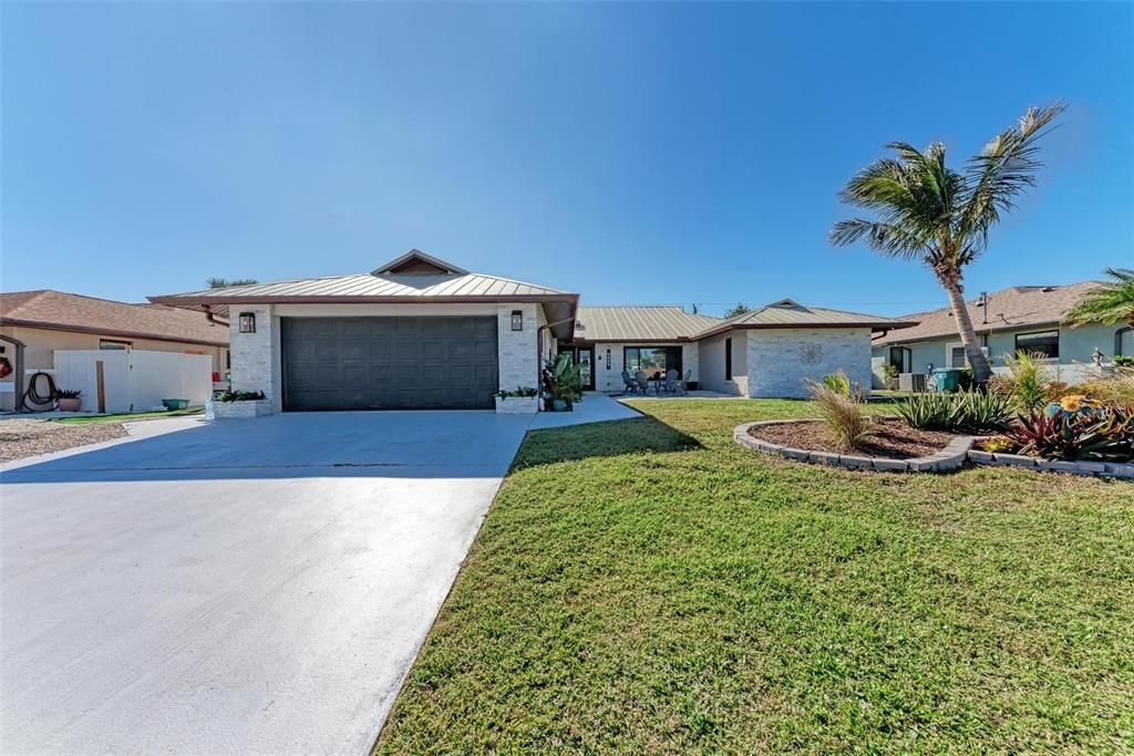 For Sale: $599,000 (3 beds, 2 baths, 1985 Square Feet)