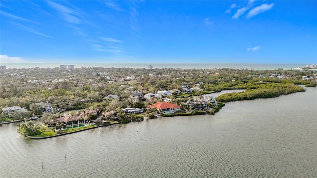 Active With Contract: $3,999,000 (4 beds, 4 baths, 2647 Square Feet)