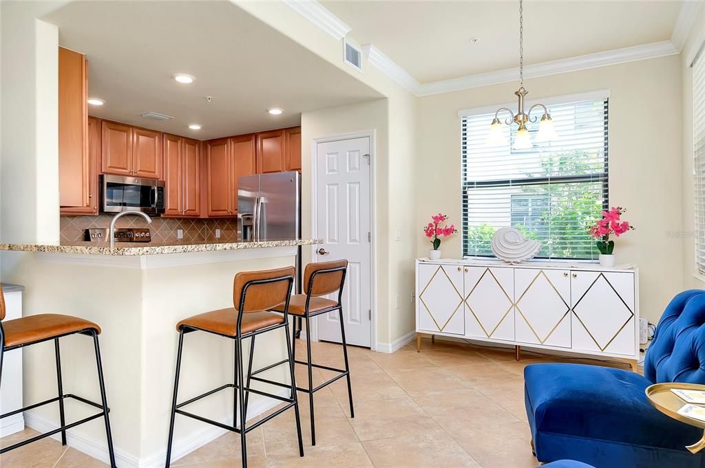 Breakfast Nook and Breakfast Bar