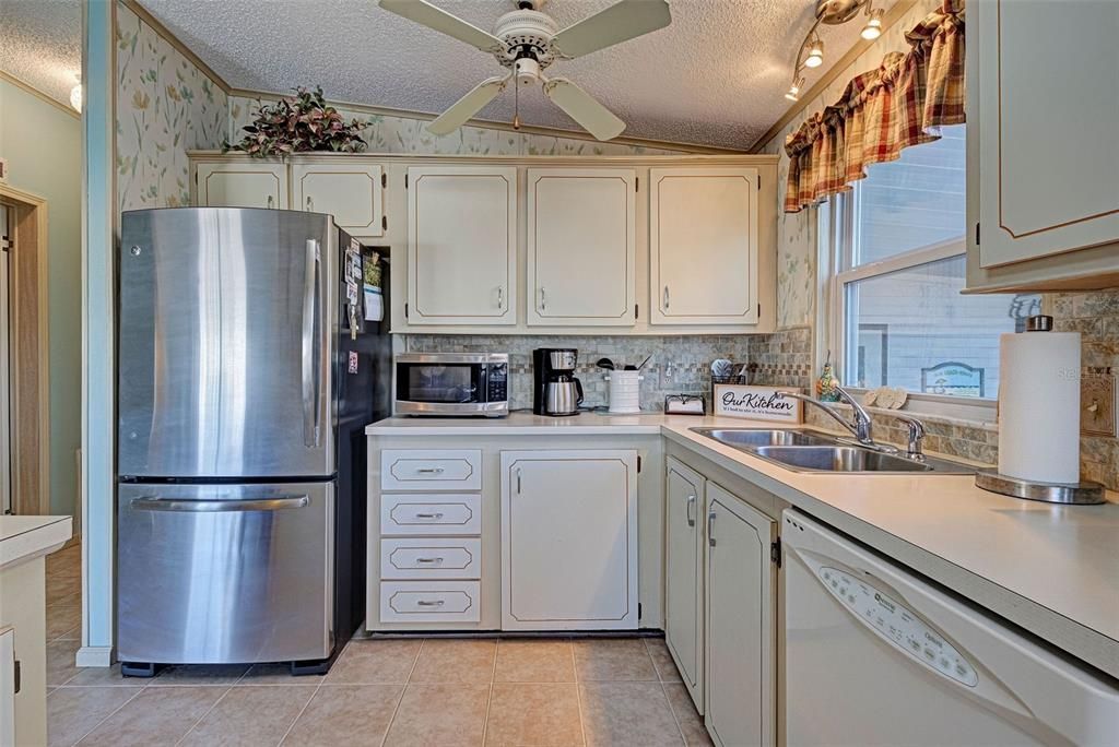 LOVELY KITCHEN WITH SOME UPDATES.