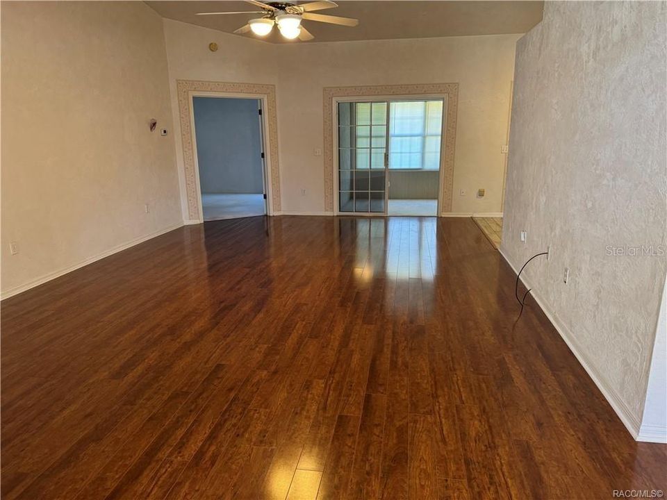 Spacious living room