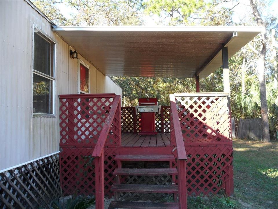 For Sale: $100,000 (3 beds, 2 baths, 1056 Square Feet)