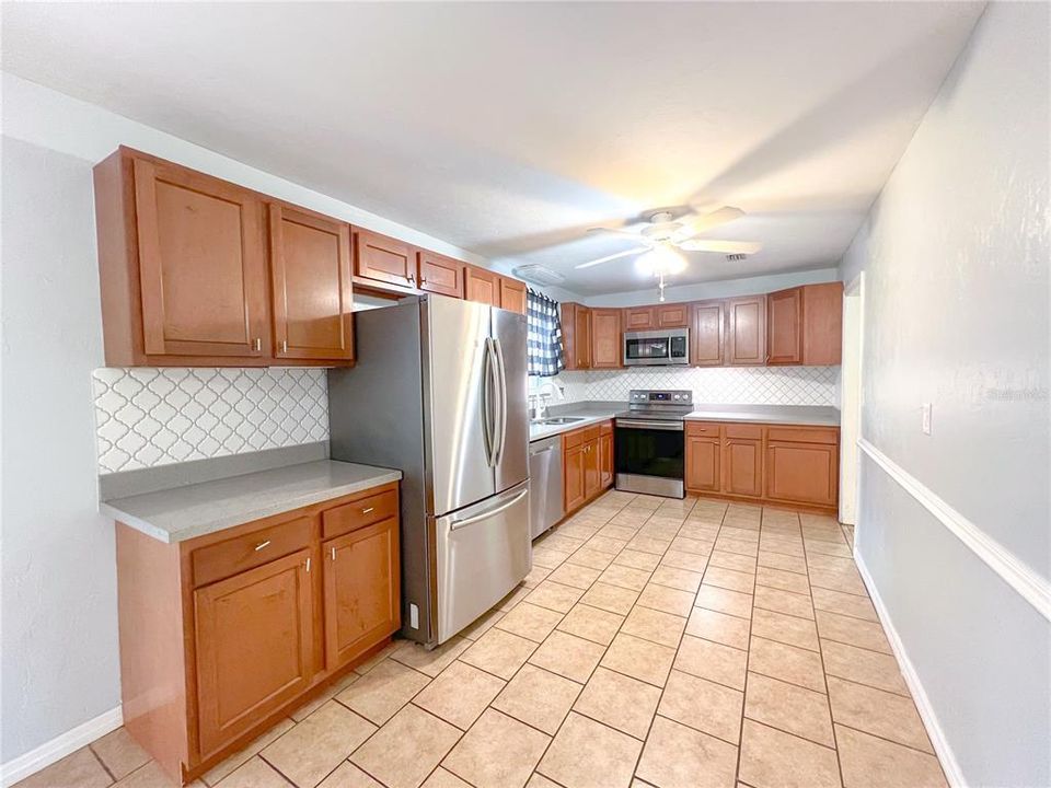 For Rent: $1,950 (4 beds, 2 baths, 1628 Square Feet)