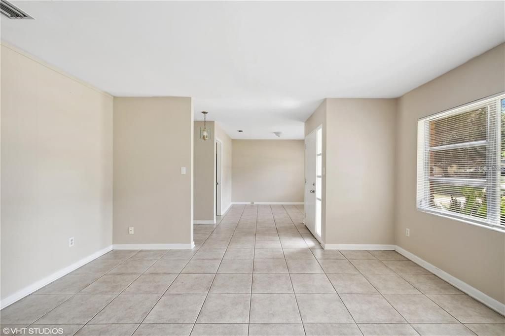 For Rent: $2,250 (3 beds, 2 baths, 1612 Square Feet)