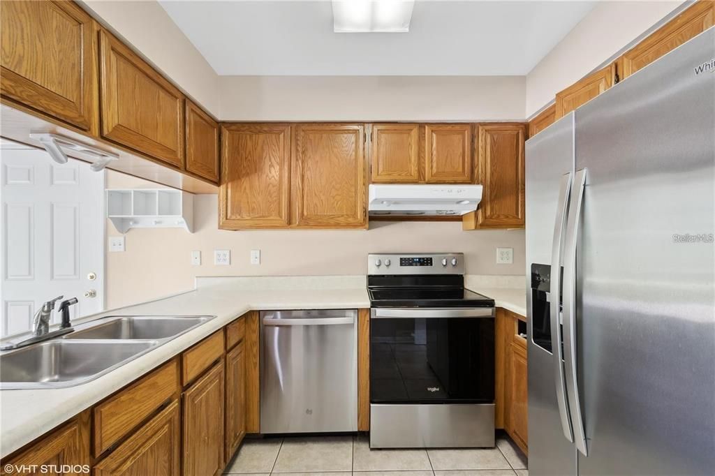 For Rent: $2,250 (3 beds, 2 baths, 1612 Square Feet)