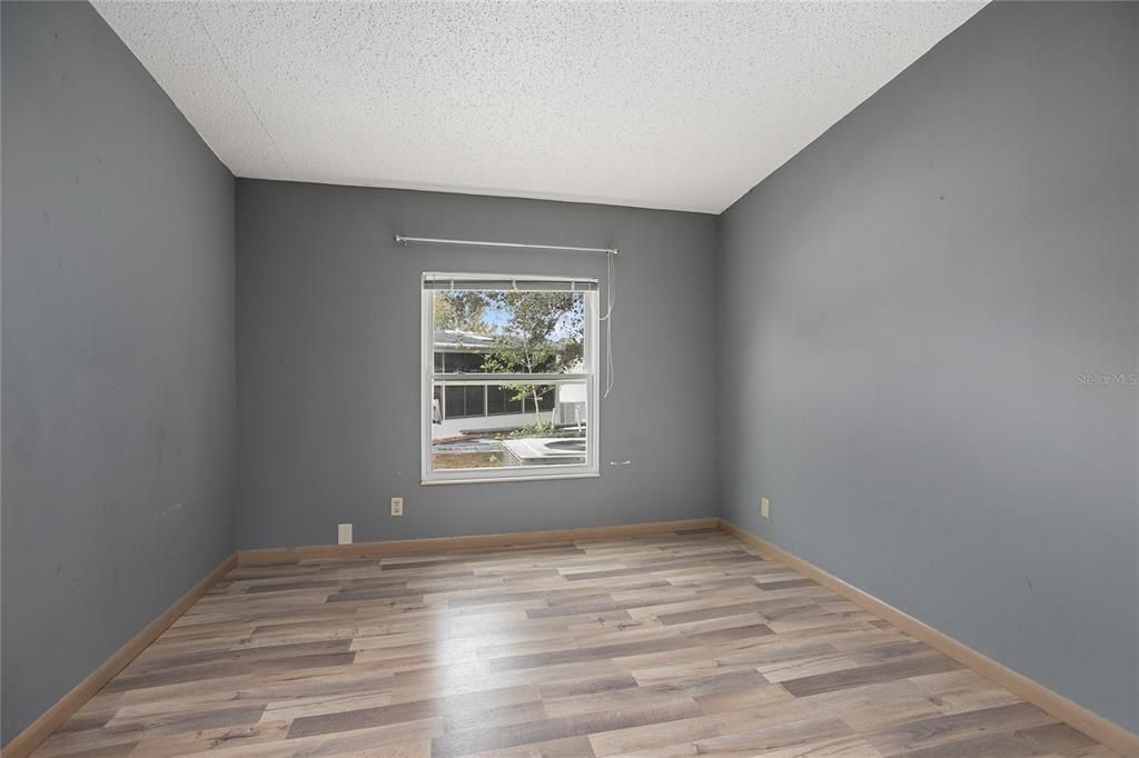 For Sale: $279,999 (2 beds, 2 baths, 2073 Square Feet)