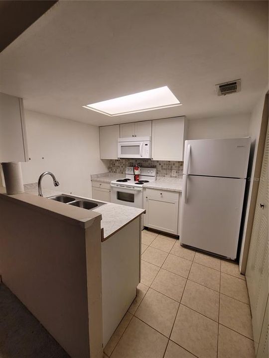 For Sale: $192,000 (2 beds, 2 baths, 1256 Square Feet)