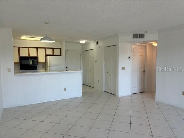 For Rent: $1,649 (1 beds, 1 baths, 713 Square Feet)