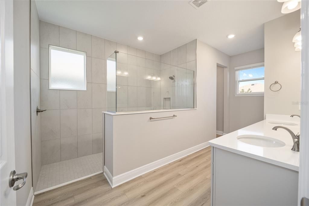 For Sale: $487,000 (2 beds, 2 baths, 2616 Square Feet)