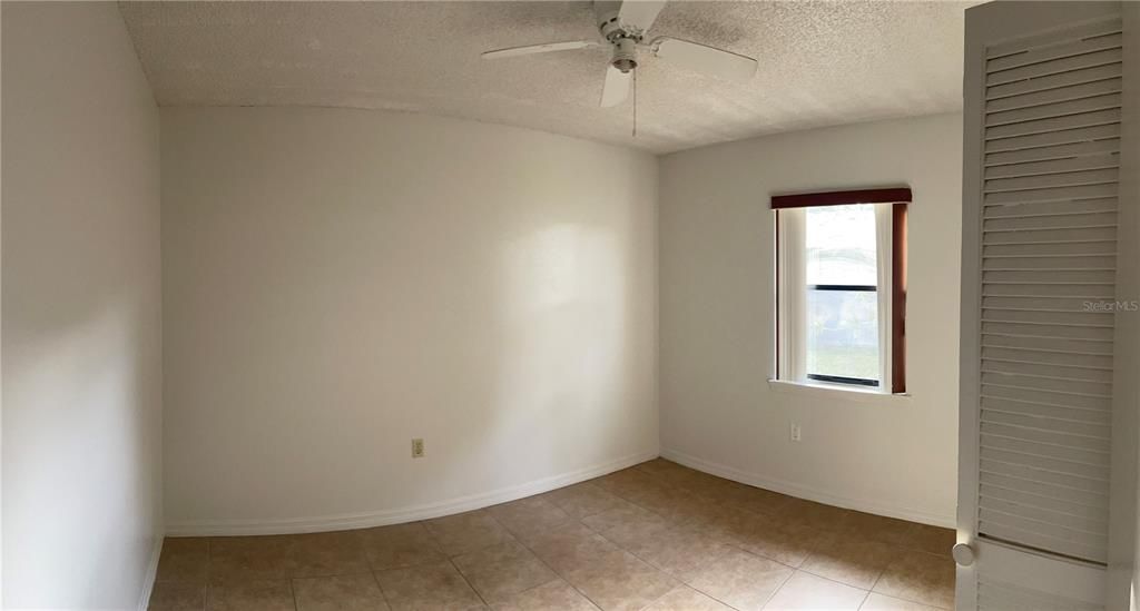 Active With Contract: $1,800 (3 beds, 2 baths, 1232 Square Feet)