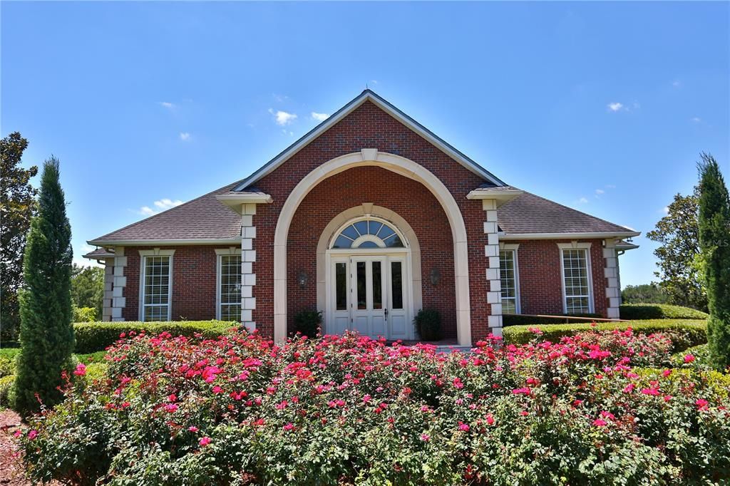 For Sale: $17,500,000 (4 beds, 2 baths, 1884 Square Feet)