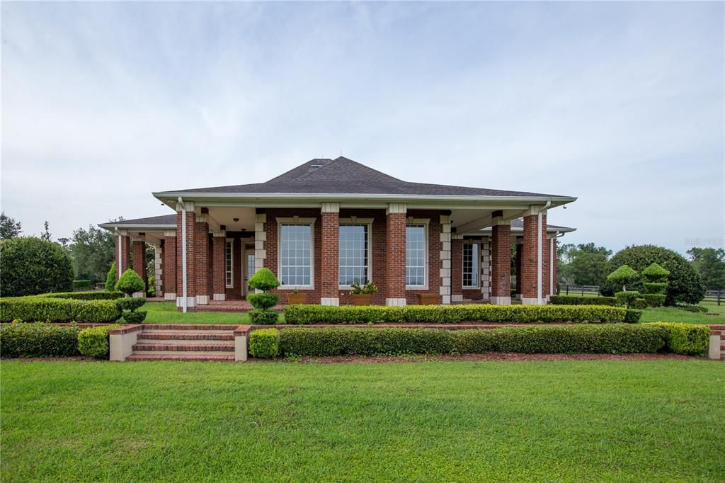 For Sale: $17,500,000 (4 beds, 2 baths, 1884 Square Feet)