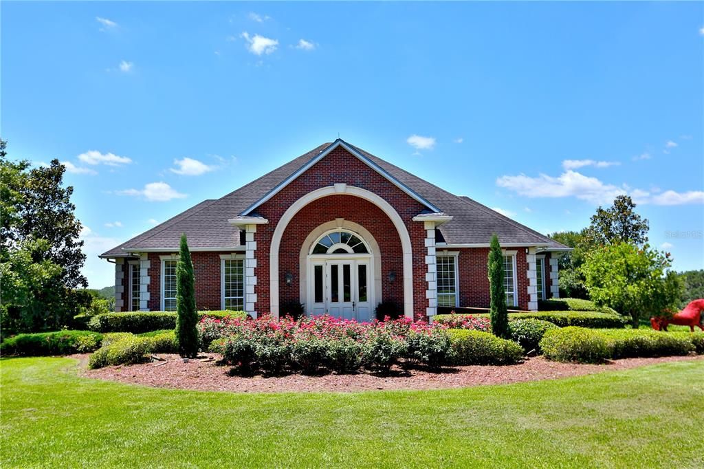 For Sale: $17,500,000 (4 beds, 2 baths, 1884 Square Feet)