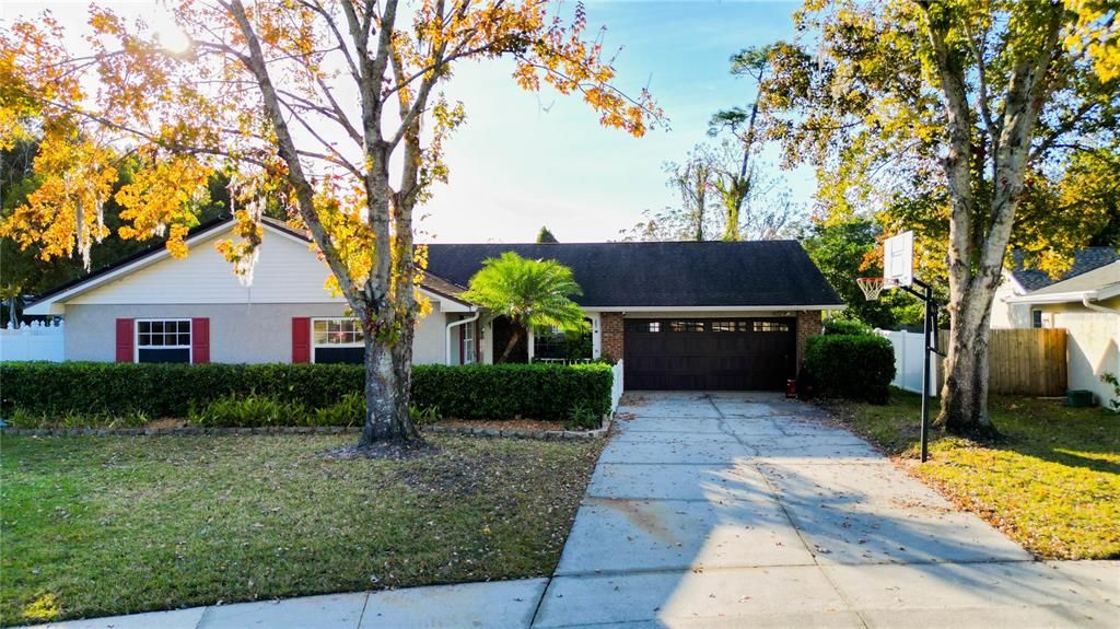 For Sale: $549,000 (3 beds, 2 baths, 1887 Square Feet)