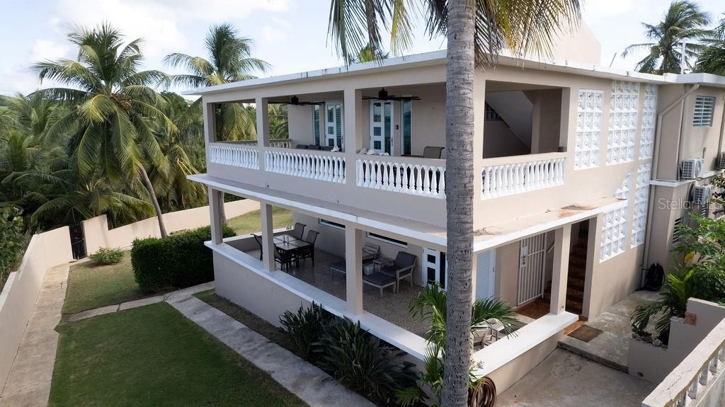 For Sale: $1,400,000 (7 beds, 4 baths, 2500 Square Feet)