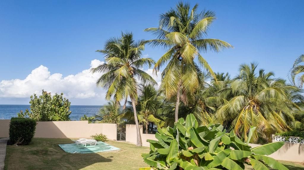 For Sale: $1,400,000 (7 beds, 4 baths, 2500 Square Feet)